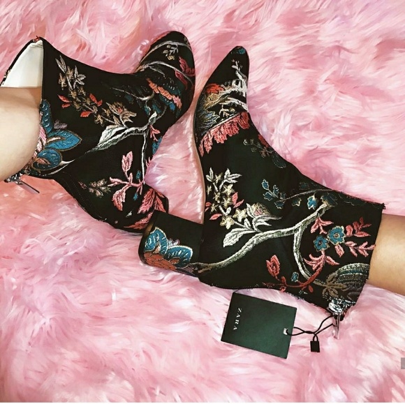 Zara Shoes - ZARA NEW HIGH HEEL JACQUARD ANKLE BOOTS